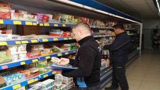 Burhaniye Belediyesinden marketlerde sıkı denetim