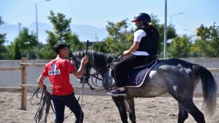 Büyükşehirin binicilik eğitimleri özel derslerle devam ediyor