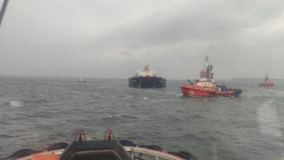 Çanakkale Boğazında makine arızası yapan gemi güvenli bölgeye demirletildi, boğaz çift yönlü trafiğe açıldı