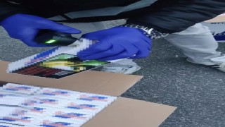 Çanakkalede kamyon kasasında 2 milyon makaron ele geçildi