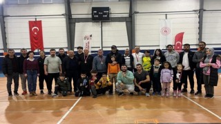 Çaycumada Badminton turnuvası düzenlendi
