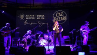 Caz pazarı rüzgarı, Birsen Tezerle esti