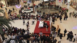 Ceylan Karavil Park Alışveriş Merkezinde imza günü