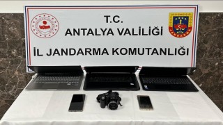 Cezaevinden izinli çıkar çıkmaz hırsızlık yaptı, tutuklandı