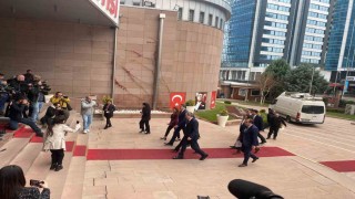 CHP Genel Başkanı Özel, DEM Parti Eş Genel Başkanları ile görüştü