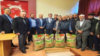 Çiftçilere yarısı hibeli 5 milyon TLlik tohum dağıtılacak