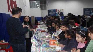 Cizrede kitap fuarı kapılarını kitapseverlere açtı