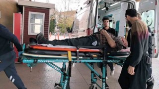 Çöken çatıdan düşen adam yaralandı