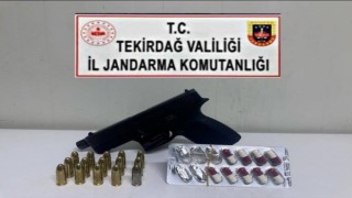 Çorluda uyuşturucu operasyonunda hap ve silah ele geçirildi