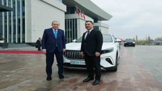 Cumhurbaşkanı Erdoğan, Kırgızistan Cumhurbaşkanı Caparova Togg hediye etti
