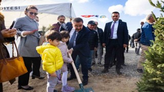 Cumhuriyetin 101nci yılında 1000 fidan Gölbaşında toprakla buluştu