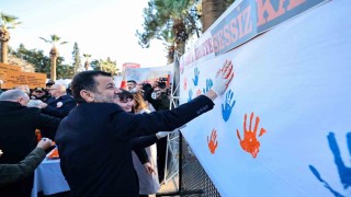 Denizli kadınlar şiddete farkındalık için yürüdü