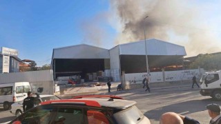 Denizlide inşaat malzemesi fabrikasında yangın