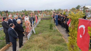 Depremde hayatını kaybeden öğretmenler için dua edildi