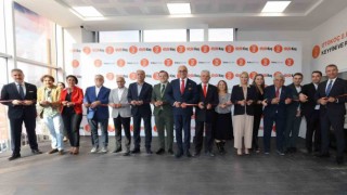 Depremin yaralarının sarıldığı Hatayda ikinci el araç satışı yapan firmanın bayisi açıldı
