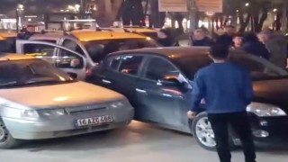 Direksiyon başında fenalaştı, önündeki araca çarptı: 2 yaralı