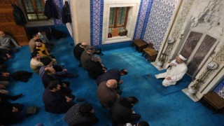 Diyanet İşleri Başkanı Erbaş, Bakü Şehitlik Camiinde vatandaşlarla bir araya geldi
