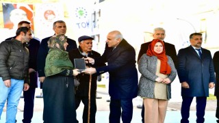 Diyarbakırda 674 depremzede yeni evlerine kavuştu