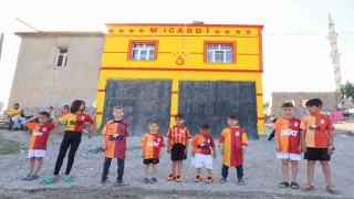 Diyarbakırlı Galatasaray taraftarından, Icardiye şarkılı destek