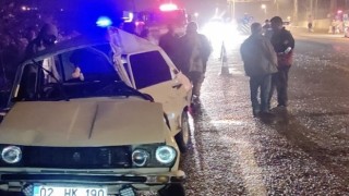 Doğanşehirde tır ile otomobil çarpıştı: 1 yaralı