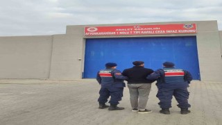 Dolandırıcılık suçundan aranan şahsı jandarma yakaladı