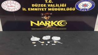 Düzcede uyuşturucu yapımında kullanılan malzeme ele geçirildi