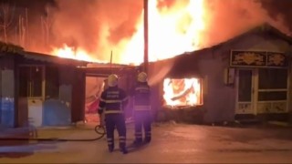 Edirnede iş yeri alevlere teslim oldu