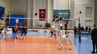 Efeler Ligi: TÜRŞAD: 0 - Halkbank: 3