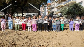 Efelerin çocukları üreterek büyüyor