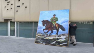 Emekli astsubay belediyenin ödemesini yapmadığını belirttiği Atatürk portresini geri aldı