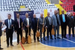 Emekli Sanatçılar, emeklilere duygulu anlar yaşattı