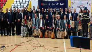 Emekli Sanatçılar, emeklilere duygulu anlar yaşattı