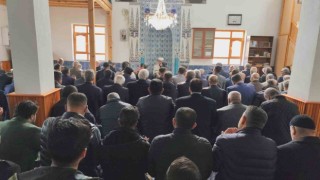 Ercişte silahlı saldırıda yaşamını yitiren hastane görevlisi son yolculuğuna uğurlandı