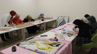 Erzincan Kız Öğrenci Yurdunda filografi kursu başladı