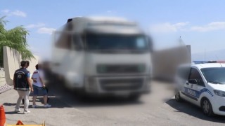 Erzincanda 17 kaçak göçmen ile onlara aracılık eden 4 kişi yakalandı