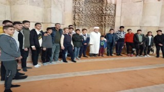 Erzincanlı öğrenciler Divriği Ulu Cami ve Şifahanesini gezdiler