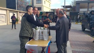 Erzinde vatandaşlara fidan dağıtıldı