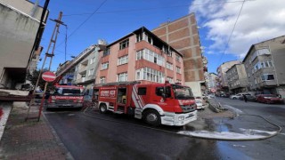 Esenlerde 4 katlı apartmanda korkutan yangın