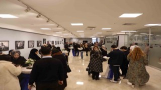 Esenlerde “Görsel Şahitler: Zamanı Durduran Ustalar” belgesel gösterimi ve fotoğraf sergisi açıldı