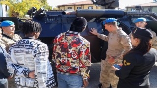 Eskişehirde jandarma ekipleri çocuklarla bir araya geldi