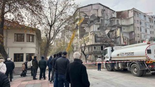 Eskişehirde yıkım çalışması “kapalı gişe” devam ediyor
