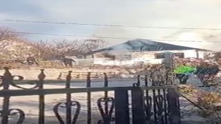 Evinde çıkan yangında 90 yaşındaki kadının yaralandı
