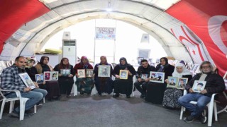 Evlat nöbetindeki annelerden kararlılık vurgusu: “Bu düşmanın karşısında dimdik duracağım, boynumu eğmeyeceğim”