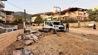 Freni patlayan kamyon 2 aracı biçti, ortalık savaş alanına döndü: 4 yaralı