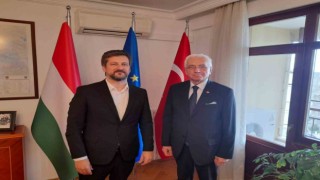 Gazeteci-Yazar İhsan Tunçoğlu, Macaristan Büyükelçisi Viktor Matise kitabını takdim etti