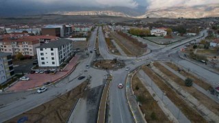 Geçit Yerleşkesi Dönel Kavşağı yapımı çalışmalarında sona gelindi