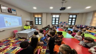 Geleceğin sürücüleri minik öğrencilere trafik eğitimleri verildi