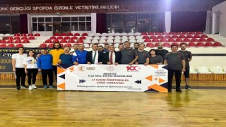 Geleneksel 24 Kasım Öğretmenler Günü voleybol turnuvası başladı