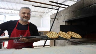 Günlük 2 bin TL yevmiye ile çalıştıracak kalifiye işçi bulamayınca küreği eline alıp fırının başına geçti