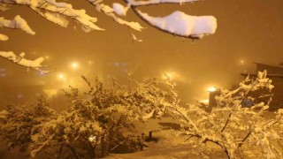 Hakkaride 10 köy yolu ulaşıma kapandı